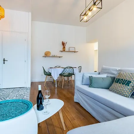 Cote Cour - Centre Ville- Calme - Charme - 4 Voyageurs Apartment