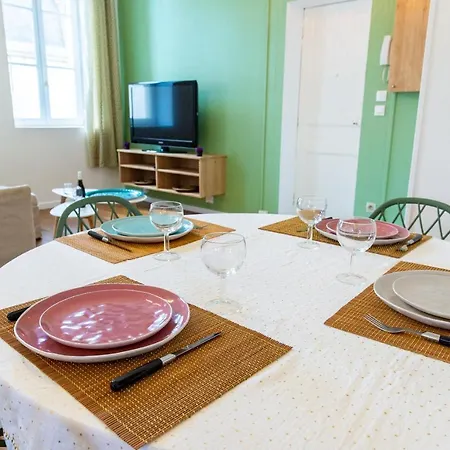 Cote Cour - Centre Ville- Calme - Charme - 4 Voyageurs * Dijon