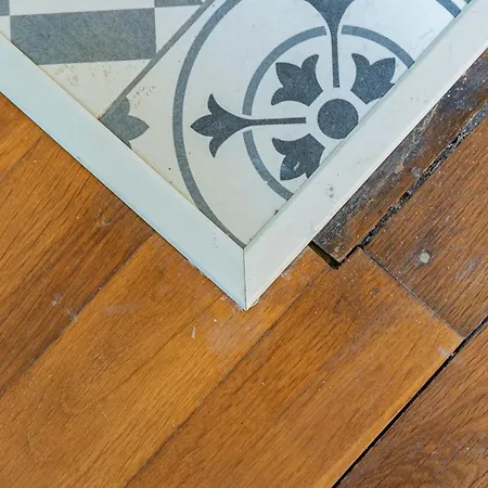 Cote Cour - Centre Ville- Calme - Charme - 4 Voyageurs *