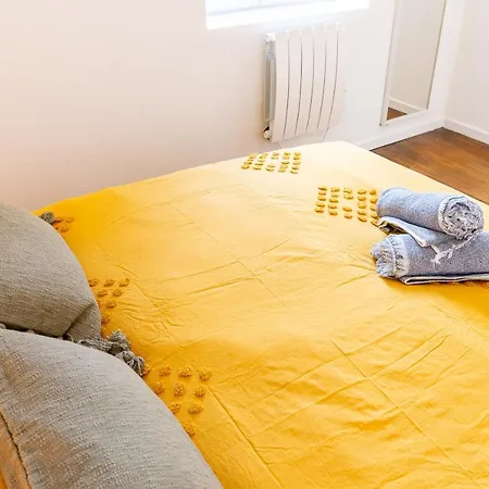 Cote Cour - Centre Ville- Calme - Charme - 4 Voyageurs Appartement Dijon