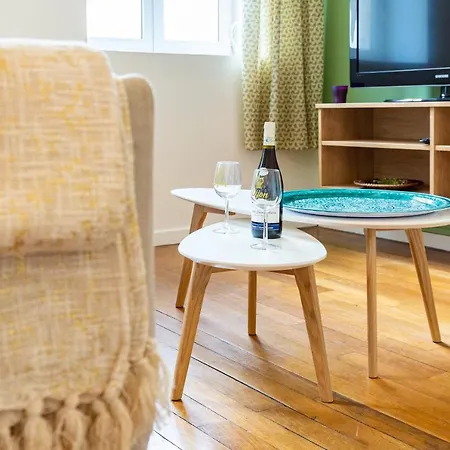 Apartment Cote Cour - Centre Ville- Calme - Charme - 4 Voyageurs