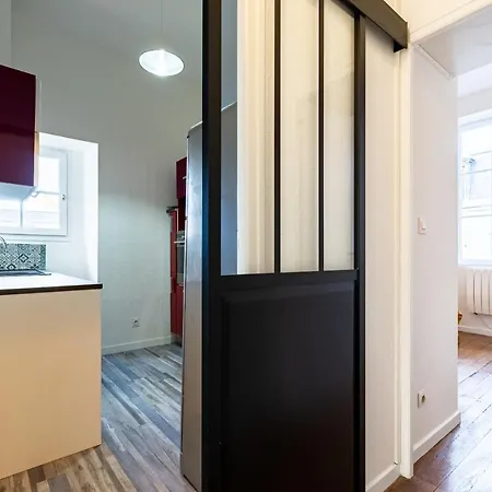 Daire Cote Cour - Centre Ville- Calme - Charme - 4 Voyageurs