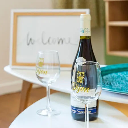 Cote Cour - Centre Ville- Calme - Charme - 4 Voyageurs *