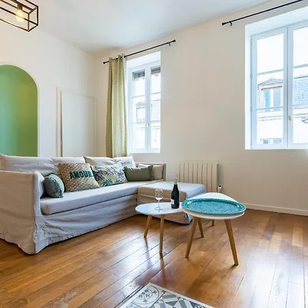 Appartement Cote Cour - Centre Ville- Calme - Charme - 4 Voyageurs