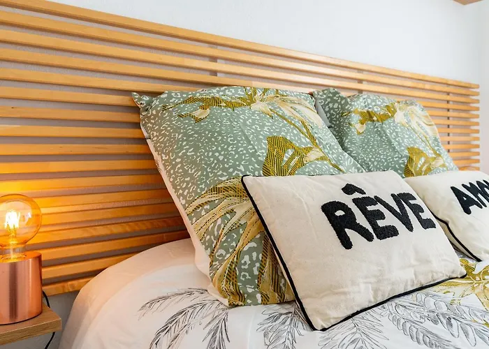 Cote Cour - Centre Ville- Calme - Charme - 4 Voyageurs شقة *