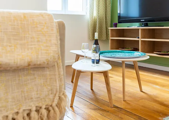 Apartment Cote Cour - Centre Ville- Calme - Charme - 4 Voyageurs