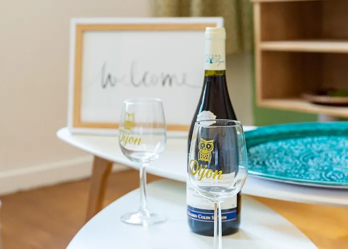 Cote Cour - Centre Ville- Calme - Charme - 4 Voyageurs *