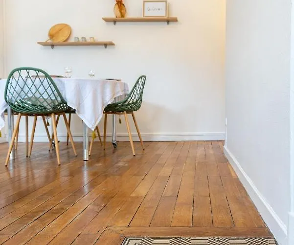 شقة Cote Cour - Centre Ville- Calme - Charme - 4 Voyageurs *