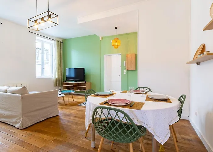 Apartman Cote Cour - Centre Ville- Calme - Charme - 4 Voyageurs *