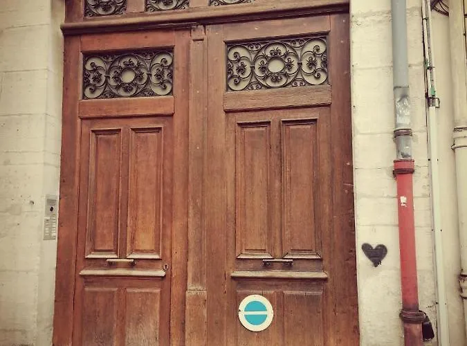 Cote Cour - Centre Ville- Calme - Charme - 4 Voyageurs Apartment *